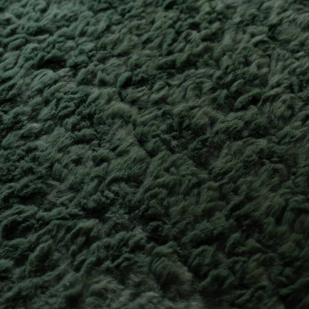 Round Fluffy Rug – Bobby Green