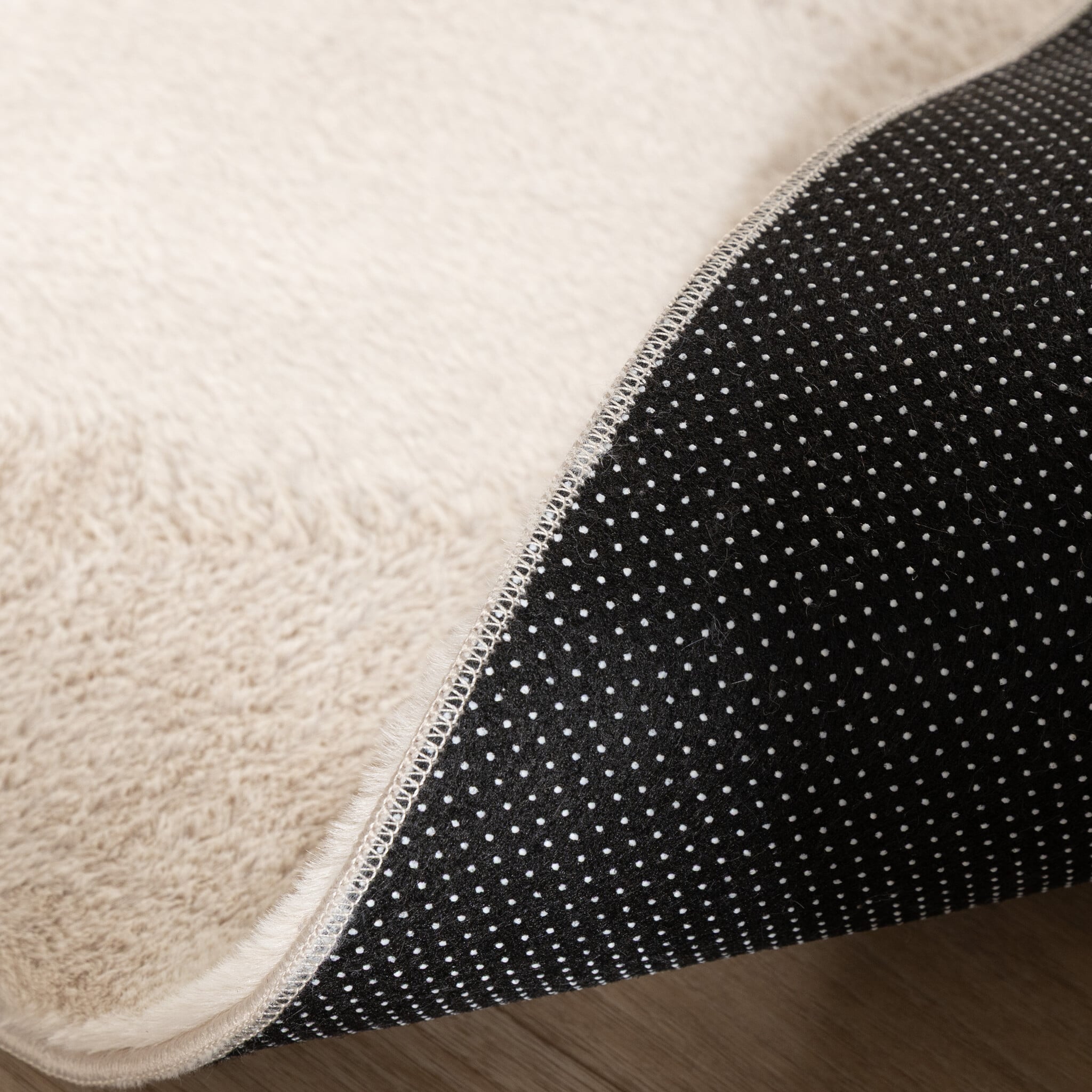 Soft Low-Pile Rug – Cozy Beige