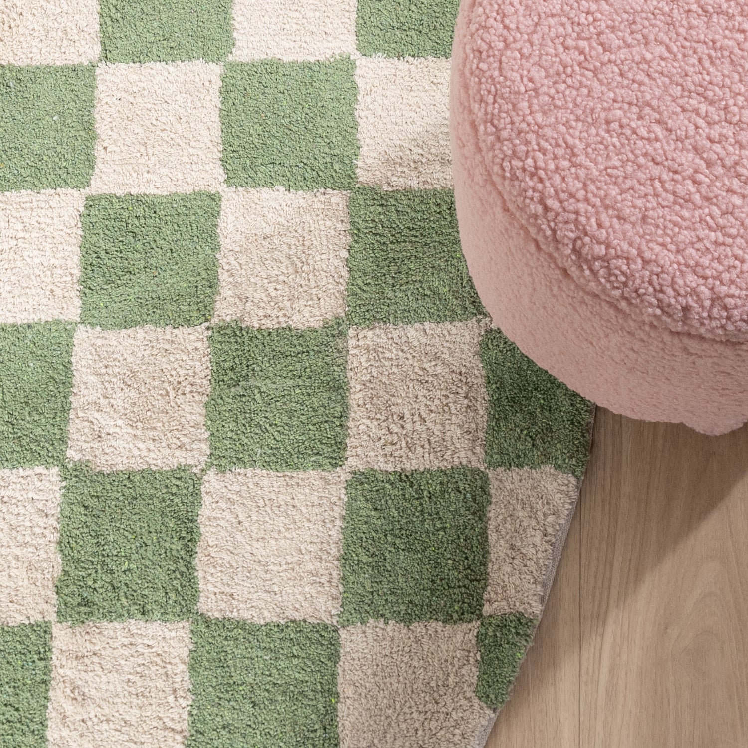 Round Retro Rug - Gambit Green/White