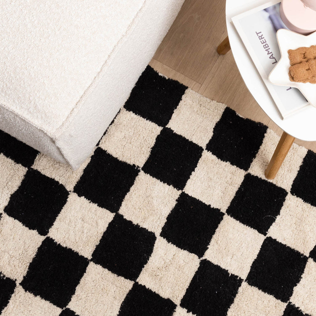 Retro Rug - Gambit Black/White