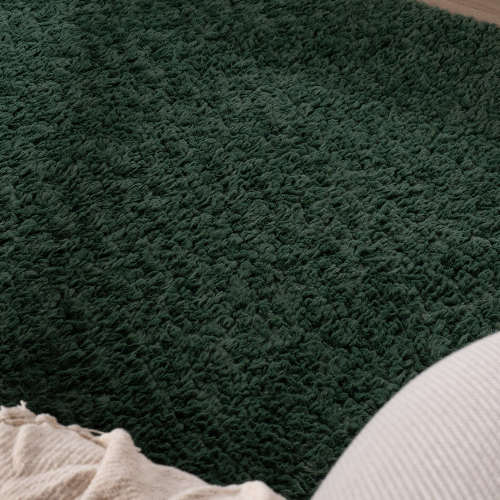 Round Fluffy Rug – Bobby Green