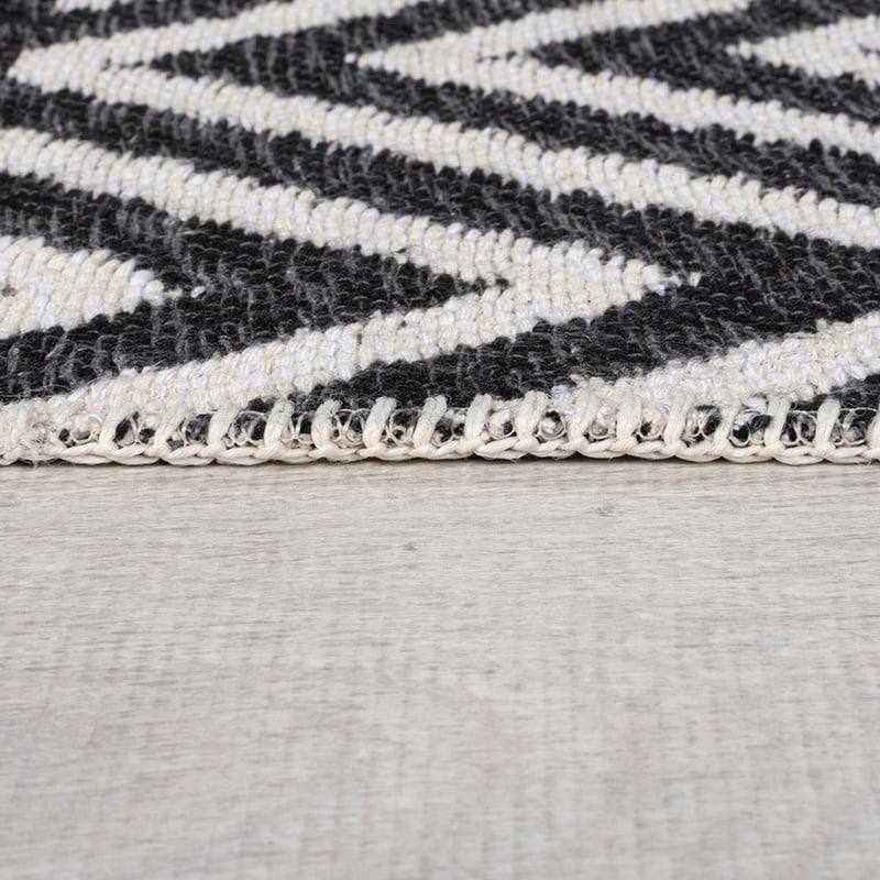 Geometric Floor Rug - Decio Teo Black/White