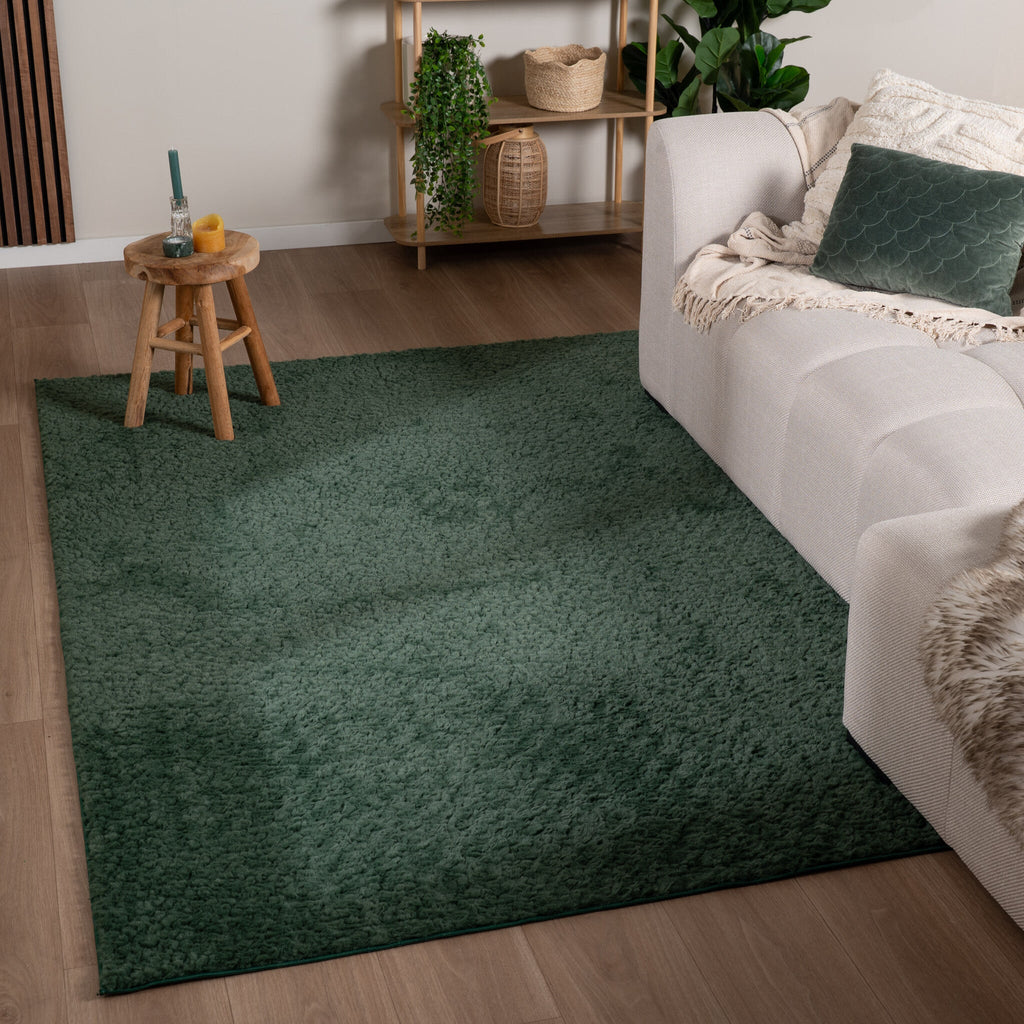 Fluffy Rug – Bobby Green