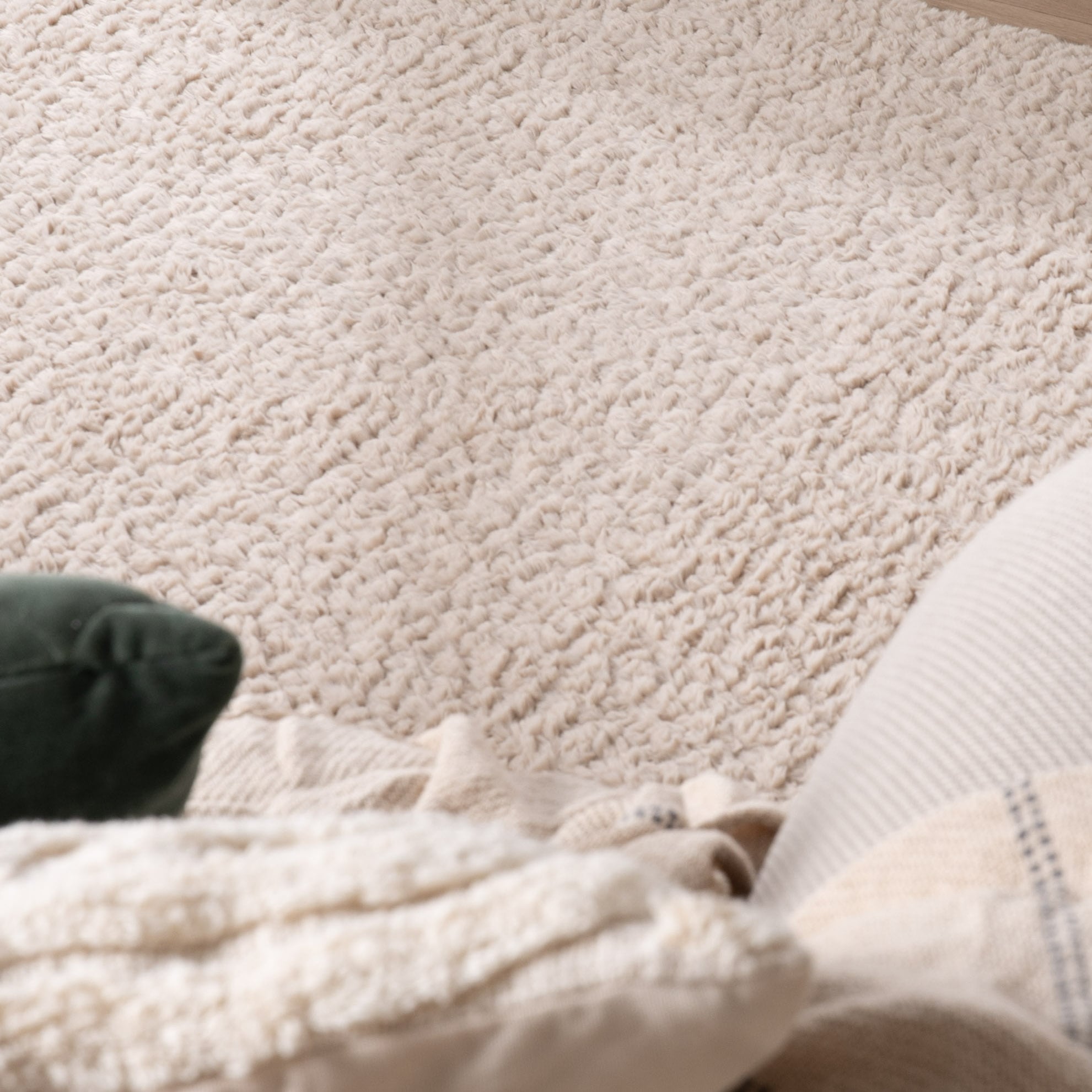 Round Fluffy Rug – Bobby Cream