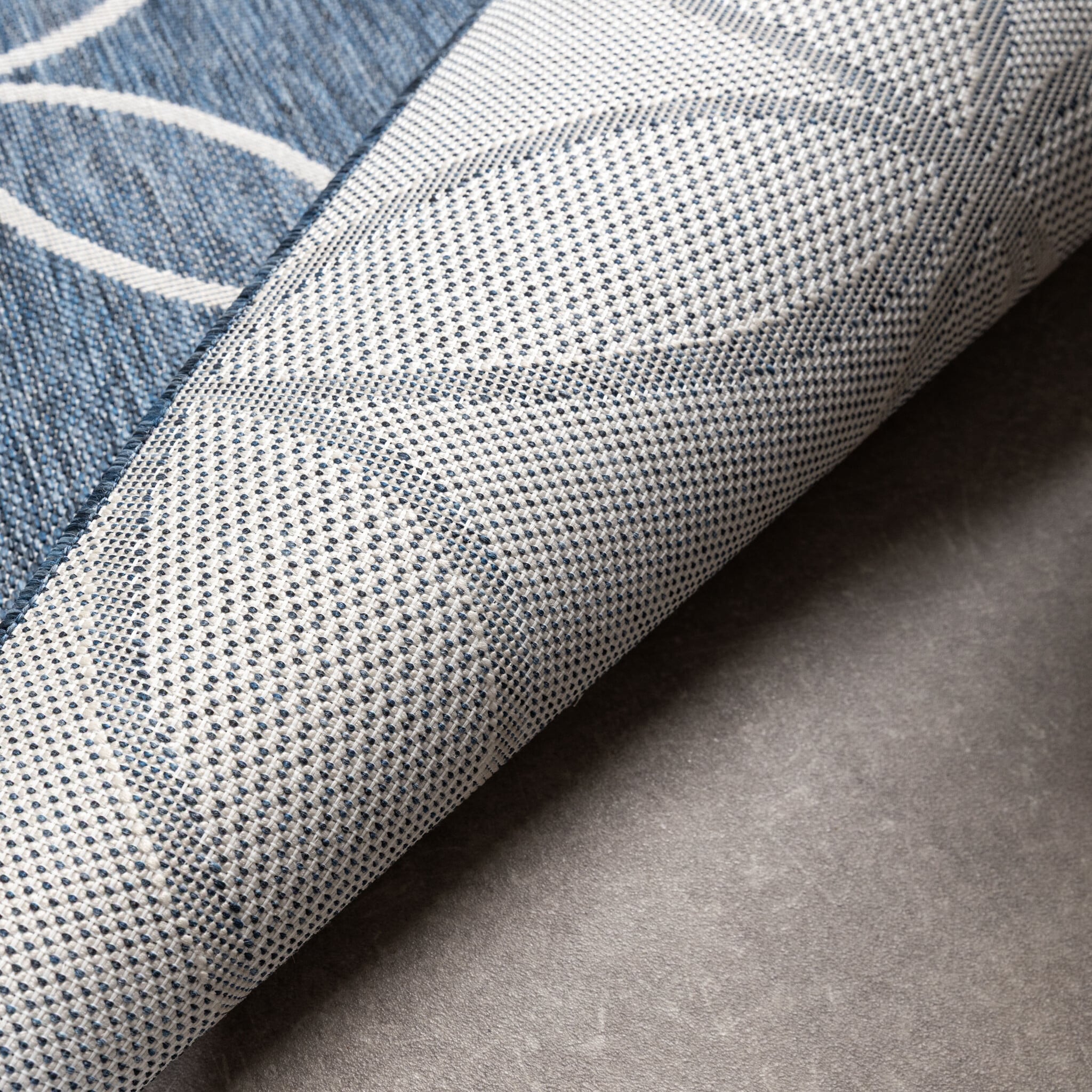 Geometric Outdoor Rug – Faro Ripple Blue