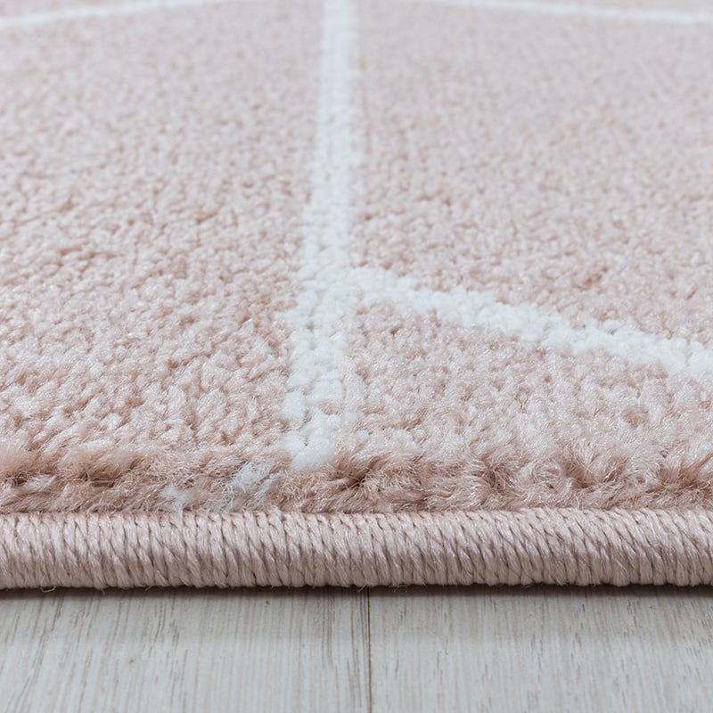 Retro floor rug - Stencil Triangle Pink/White