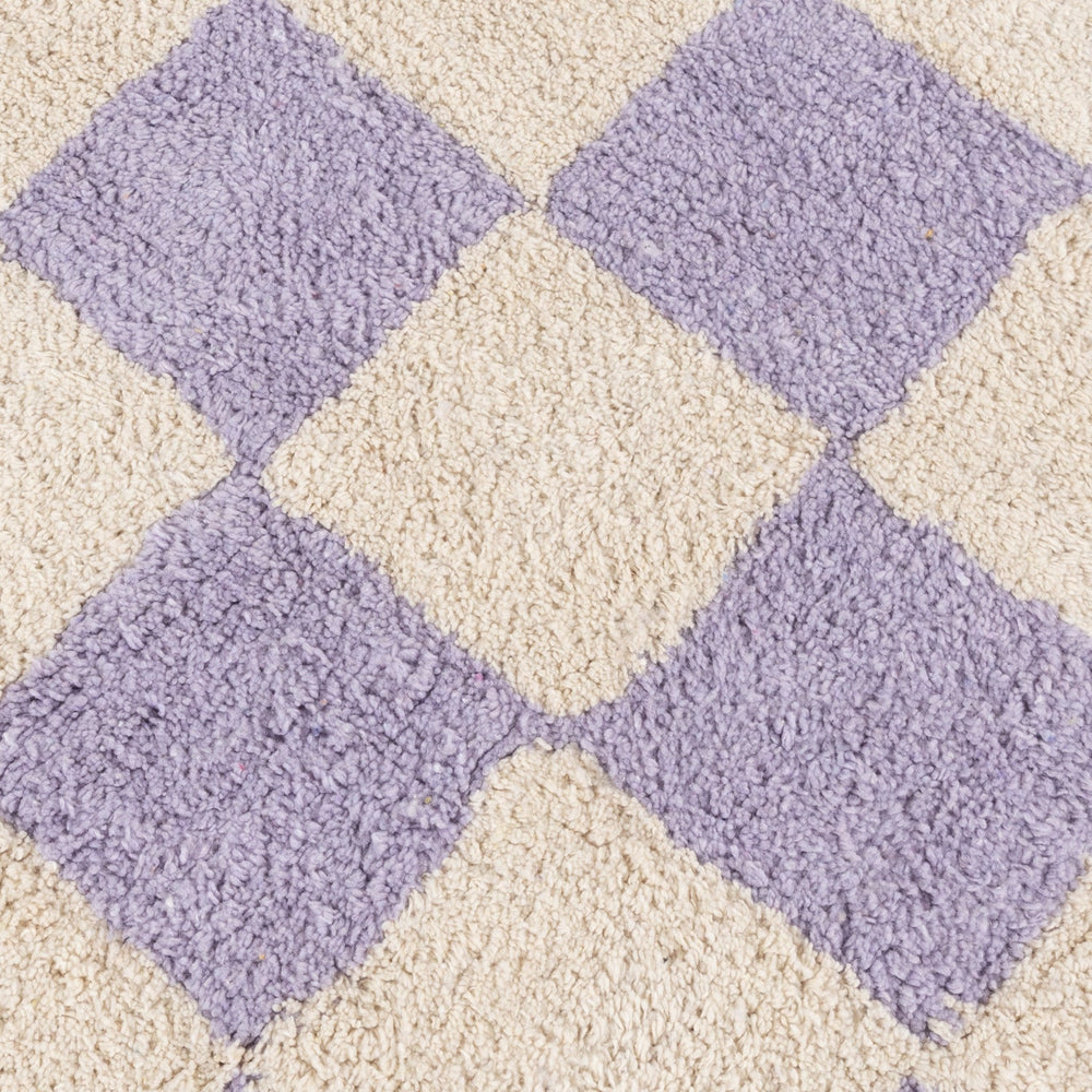 Round Retro Rug - Gambit Lilac/White