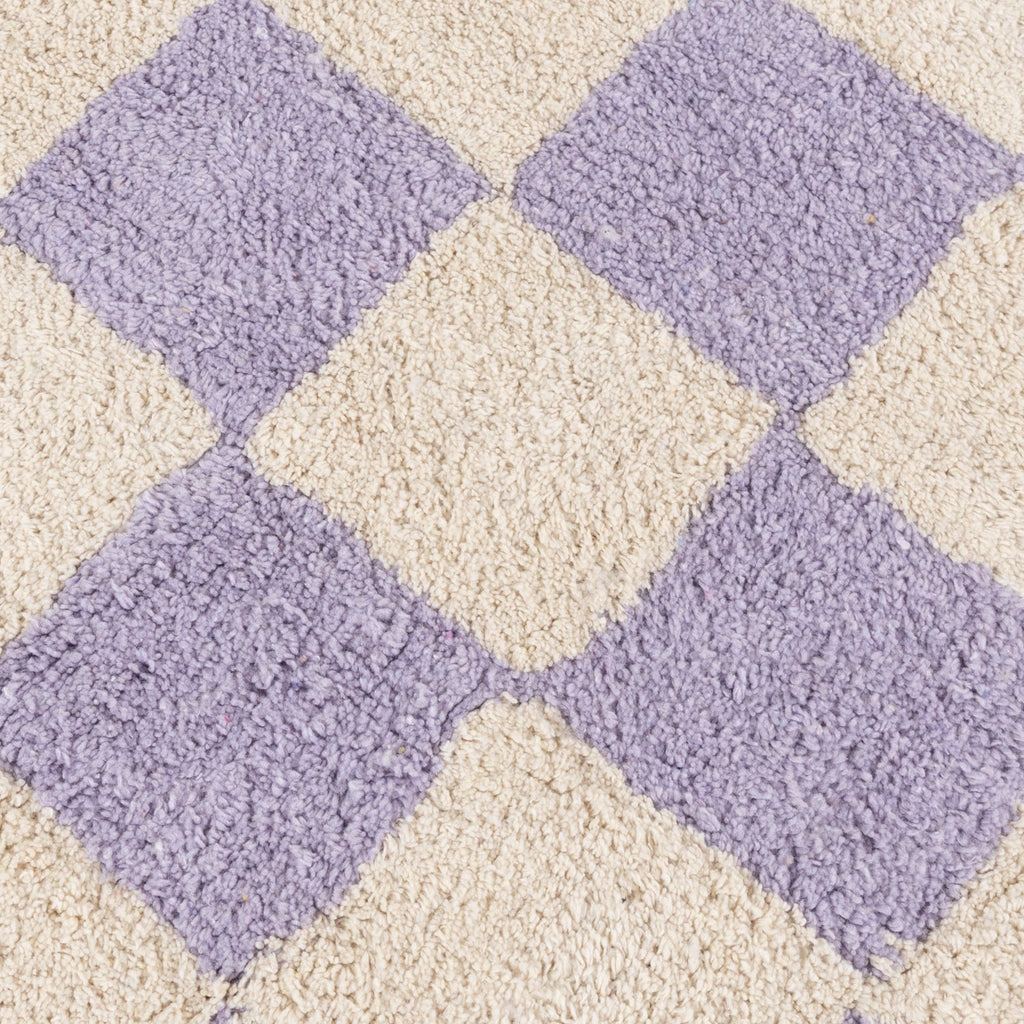 Round Retro Rug - Gambit Lilac/White