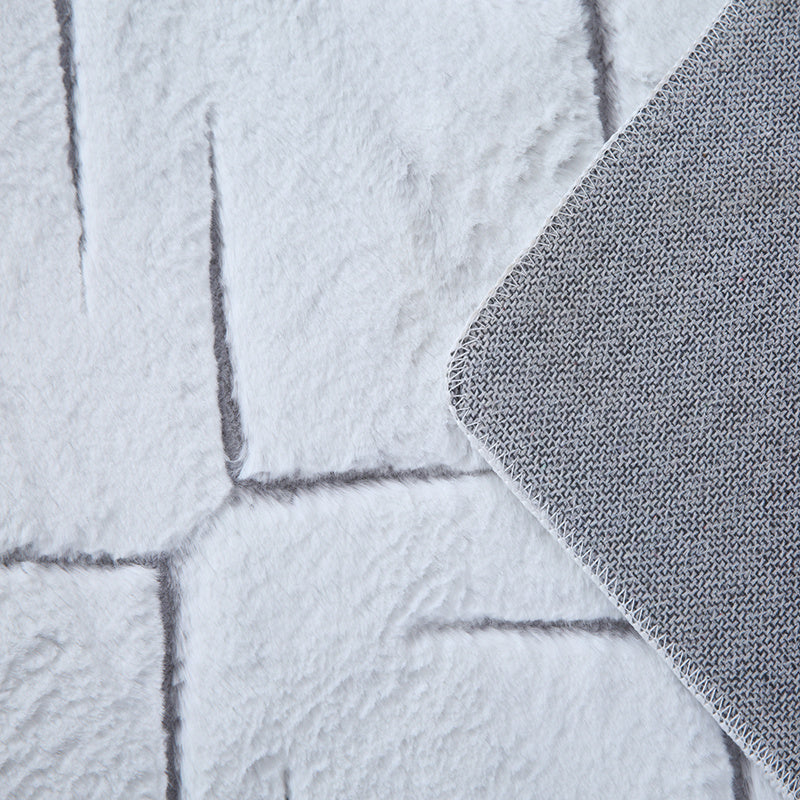 Soft geometric floor rug - Vellion Square White/Silver