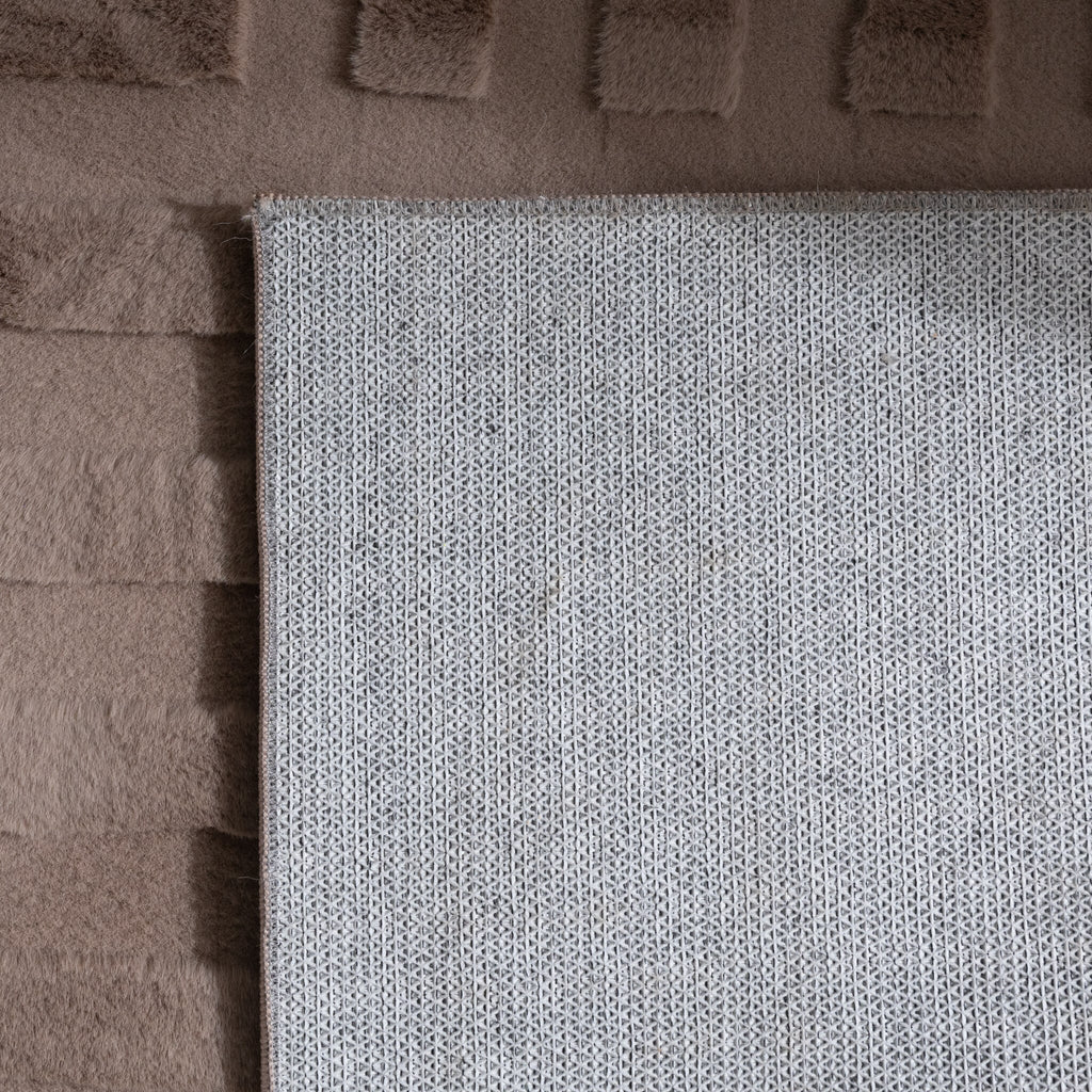 Irregular Rug - Flowy Lines Taupe