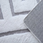 Soft geometric floor rug - Vellion Maze White/Silver