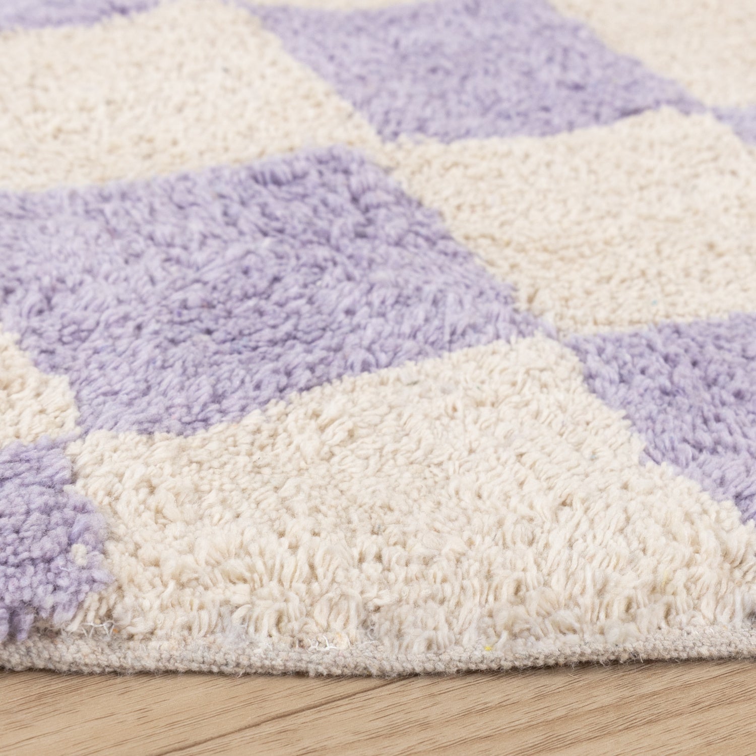 Round Retro Rug - Gambit Lilac/White