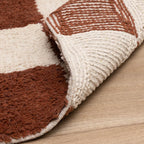 Retro Rug - Gambit Brown/White