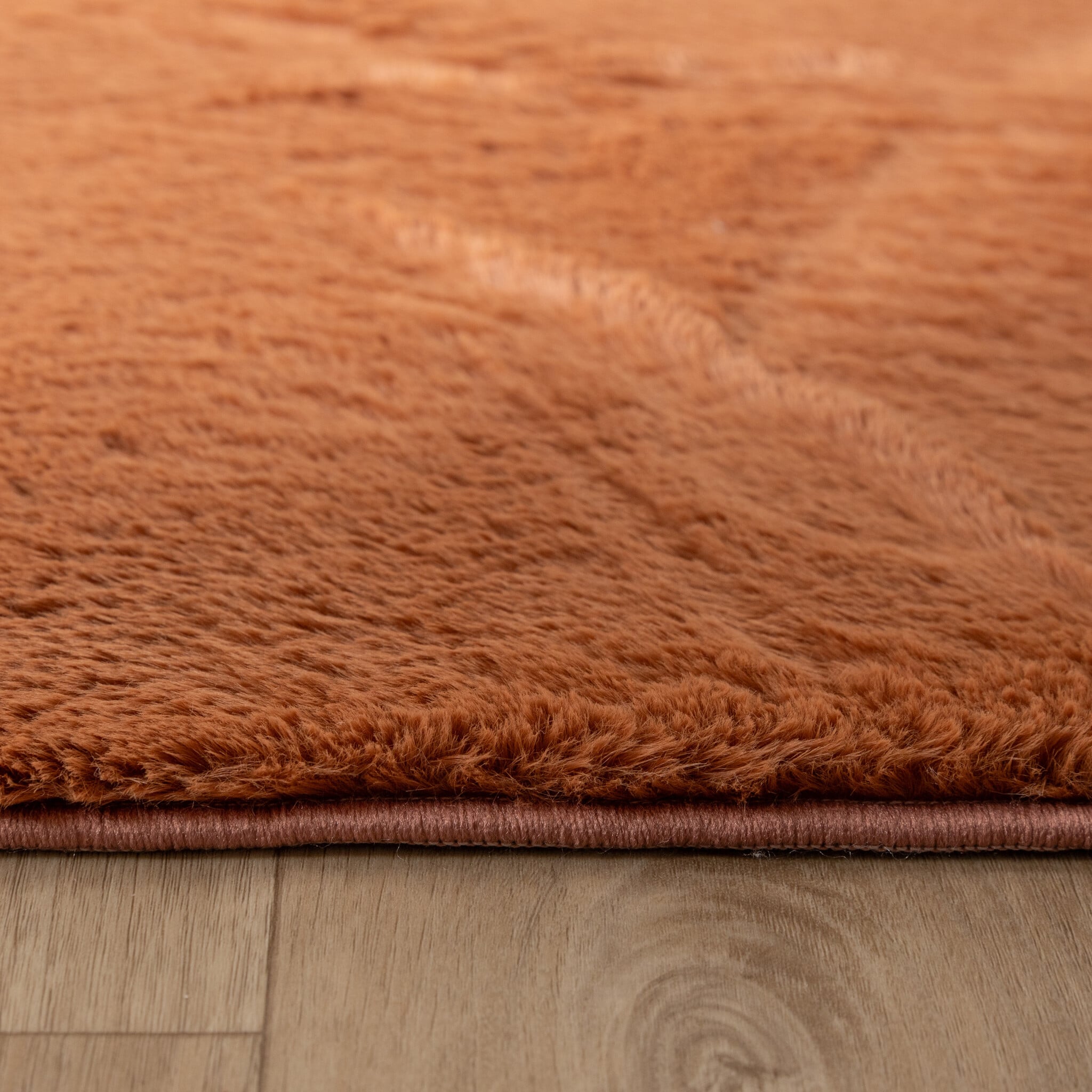 Soft Low-Pile Rug – Cozy Terracotta