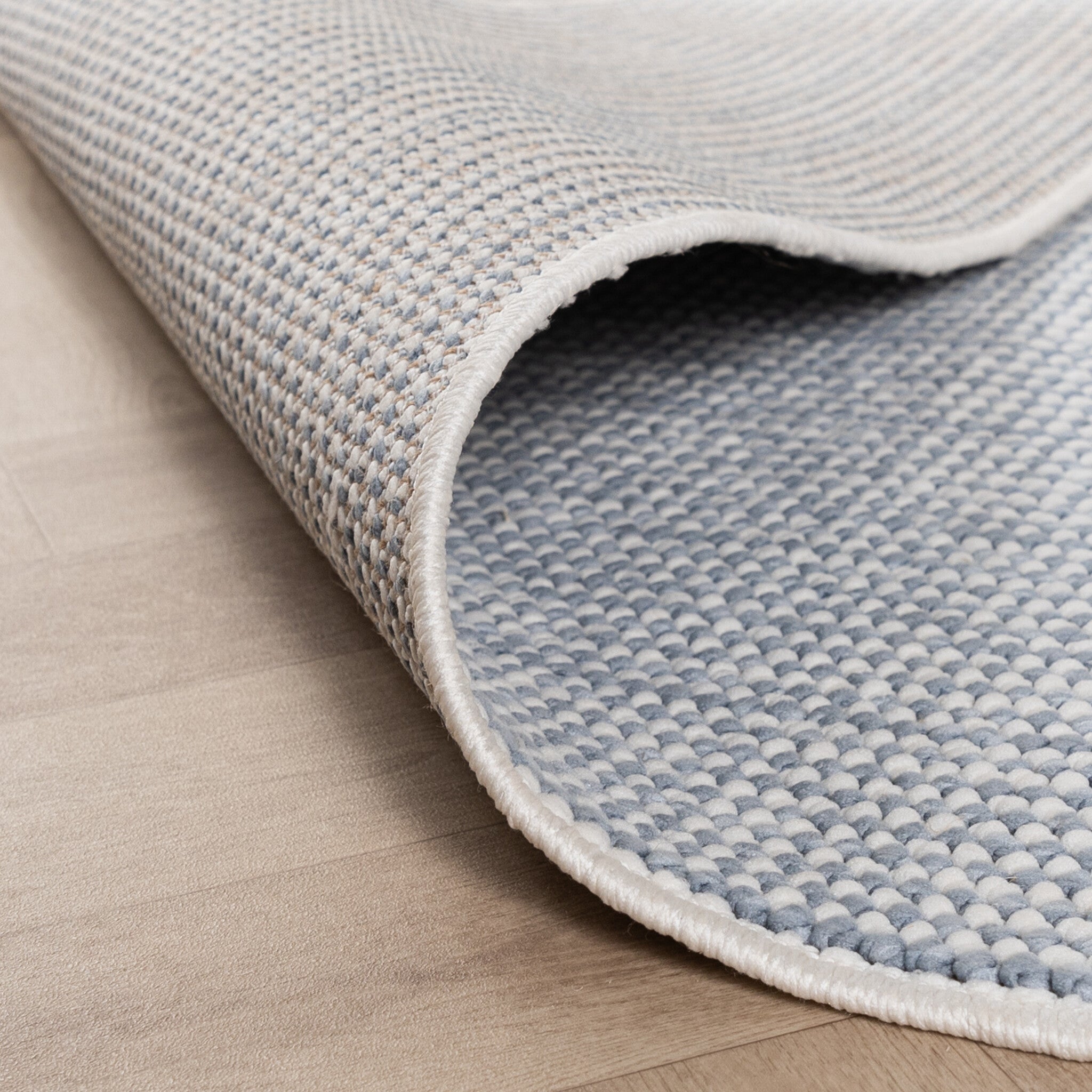 Sustainable Low-Pile Rug - Lykke Light Blue