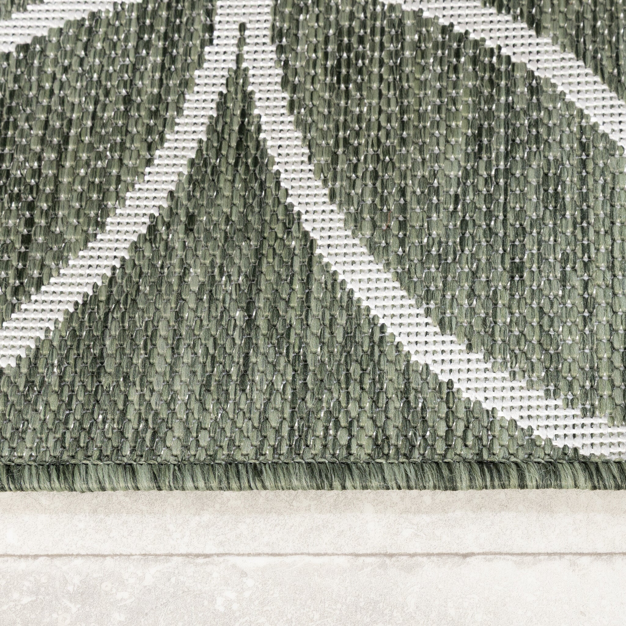 Geometric Outdoor Rug – Faro Ripple Green/White