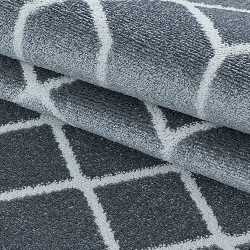Retro floor rug - Stencil Pattern Grey/White