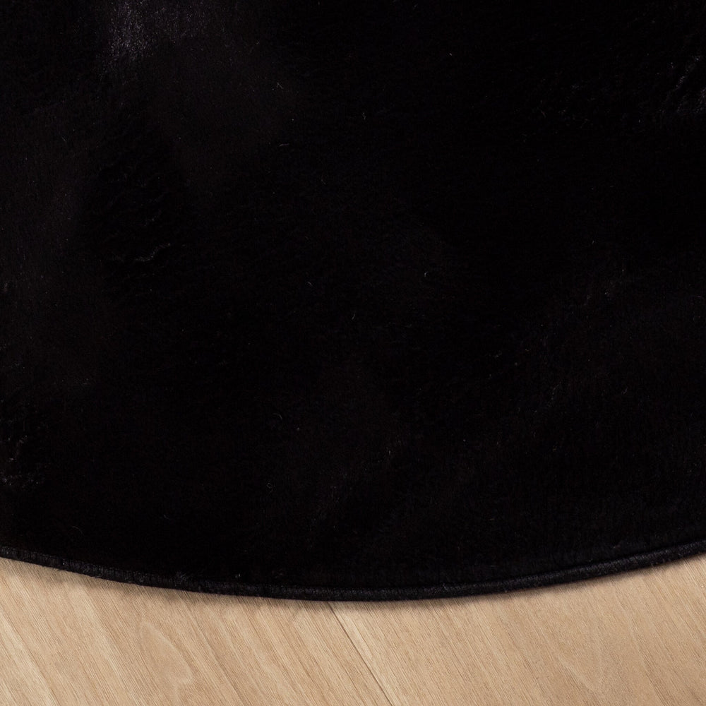 Round Low-Pile Rug - Cozy Black