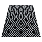 Modern floor rug - Streaky Square Black