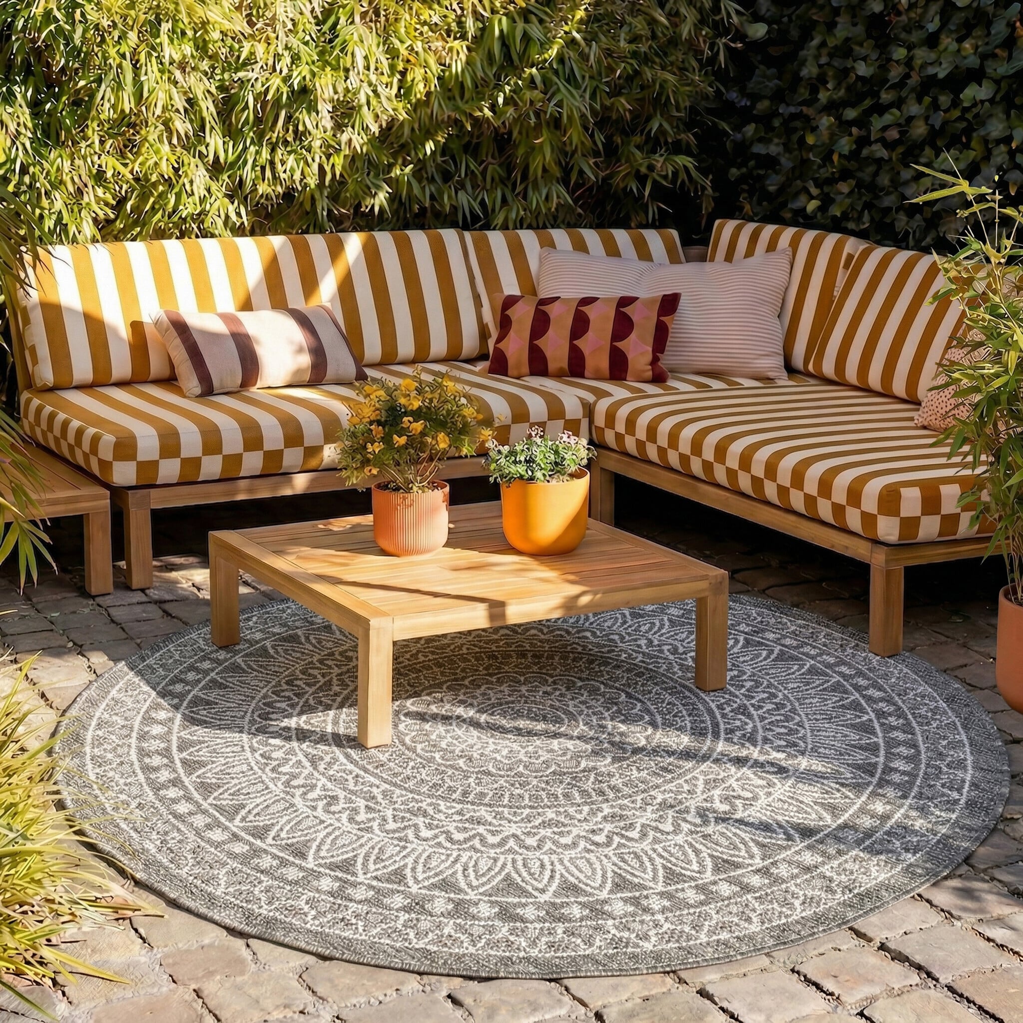 Round Outdoor Rug - Summer Azteca Grey