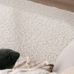 Fluffy Rug – Bobby White