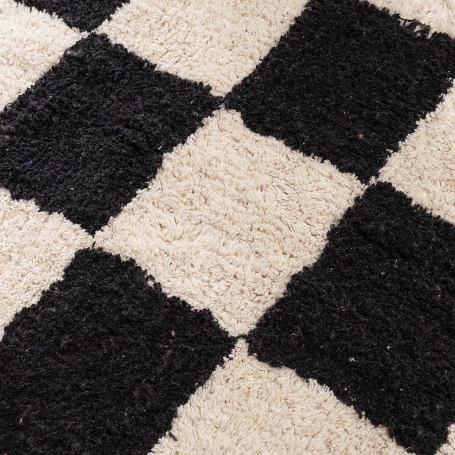 Retro Rug - Gambit Black/White