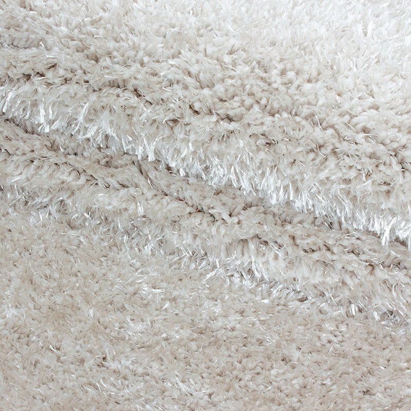 Round High-Pile Rug - Blushy Creme/White