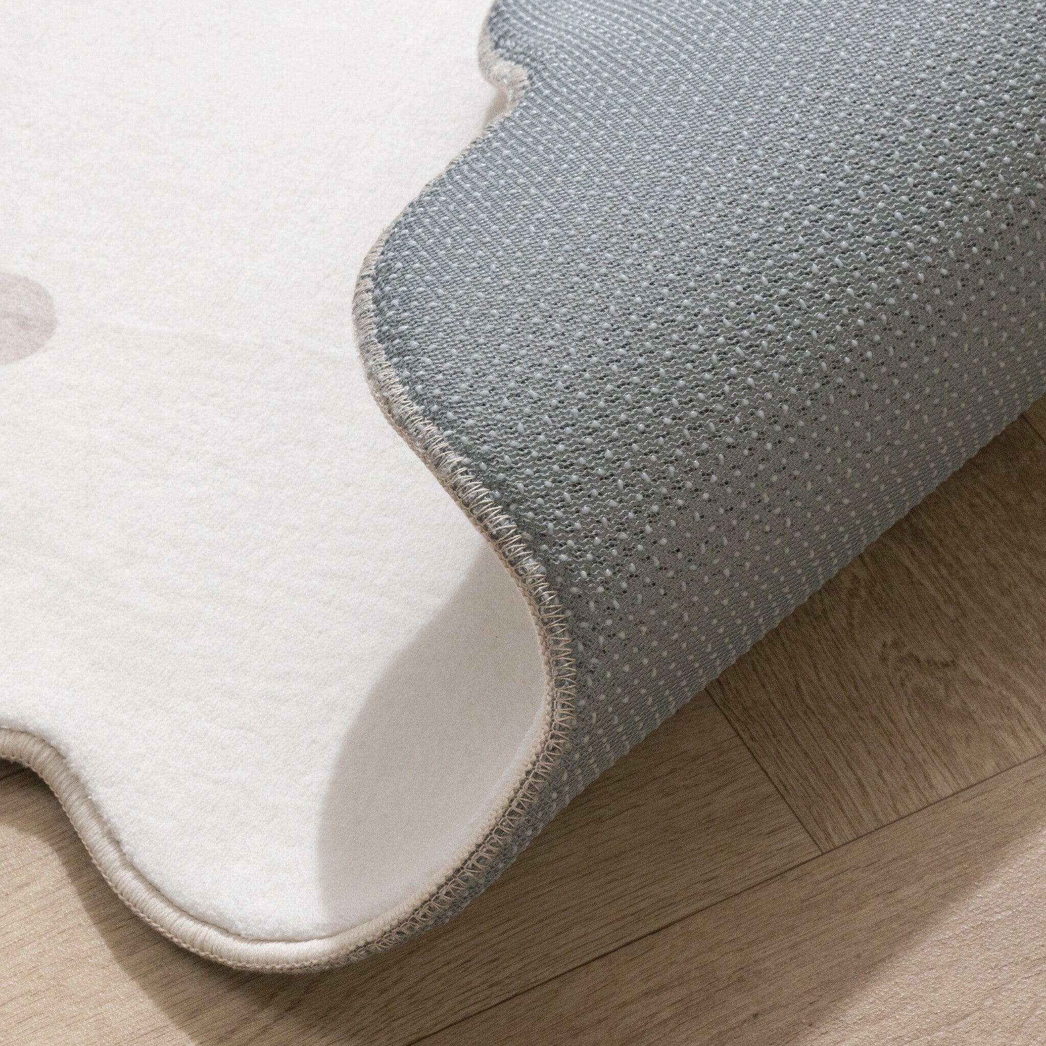 Round Kids Room Rug - Cloudy Dots White