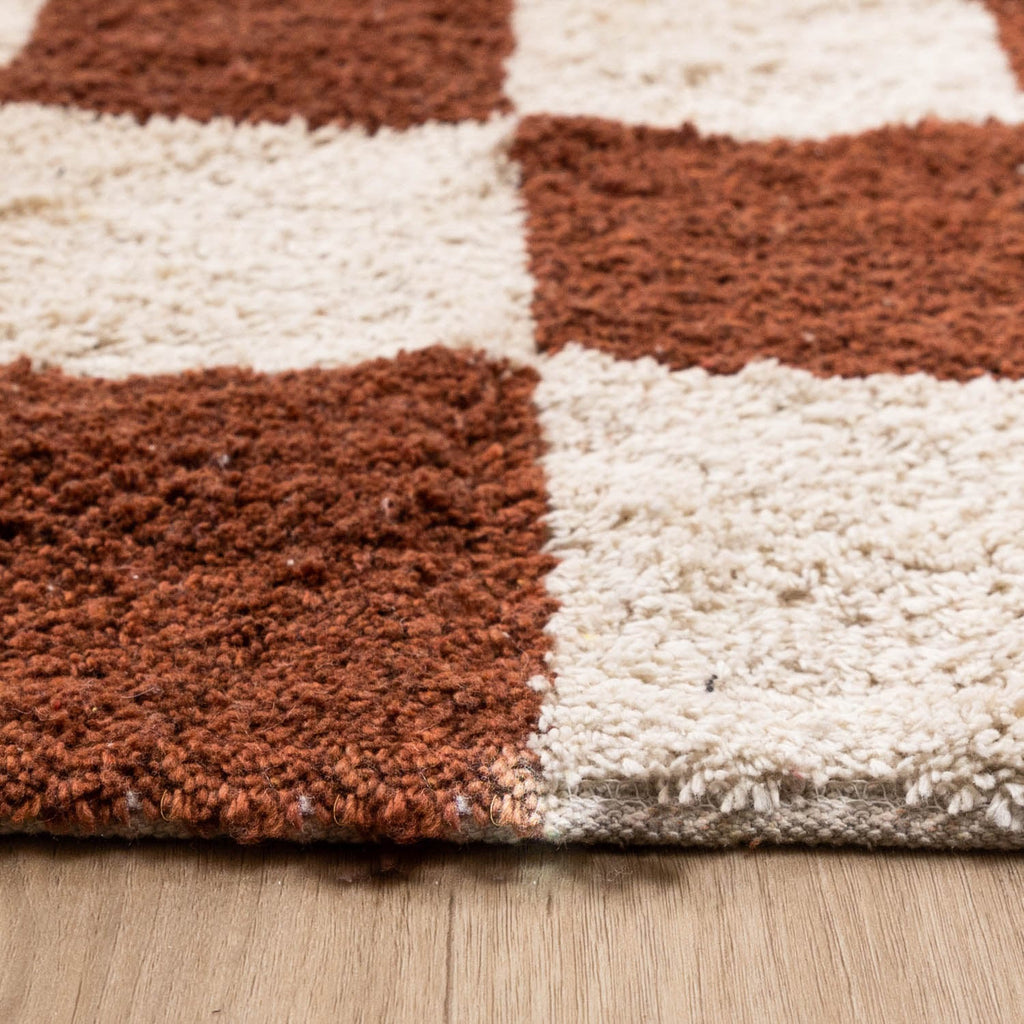 Retro Rug - Gambit Brown/White