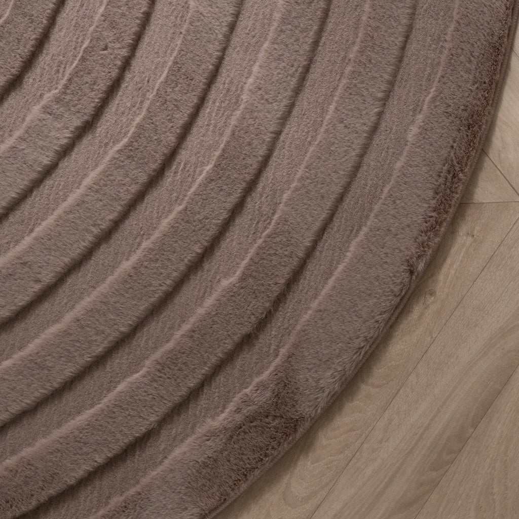 Irregular Rug - Flowy Wavy Taupe