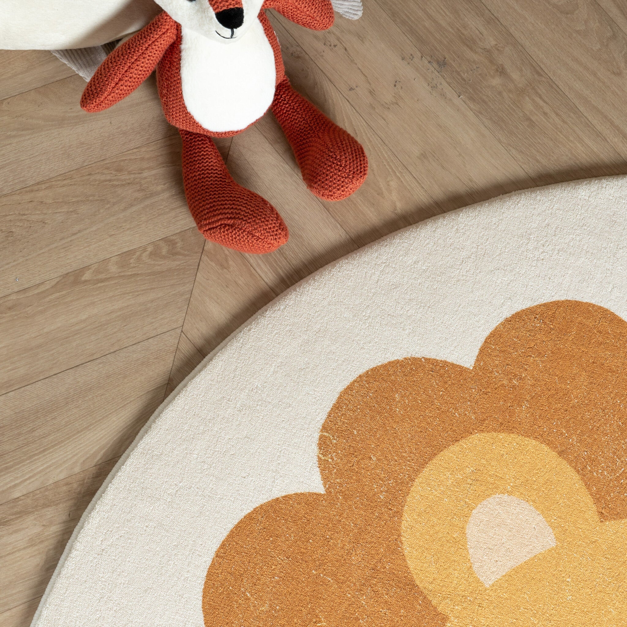 Round Washable Children’s Play Rug – Sammy Lion Brown