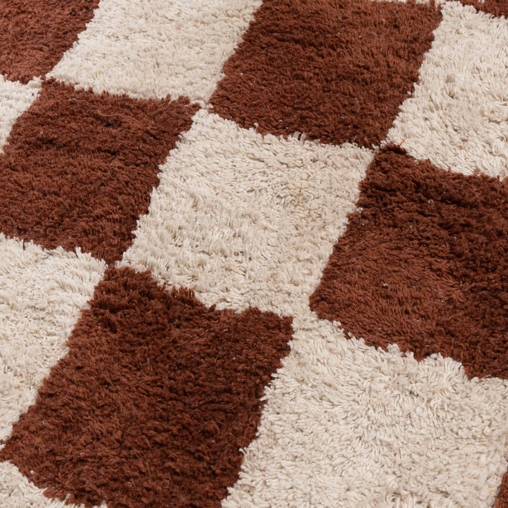 Retro Rug - Gambit Brown/White