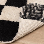 Retro Rug - Gambit Black/White