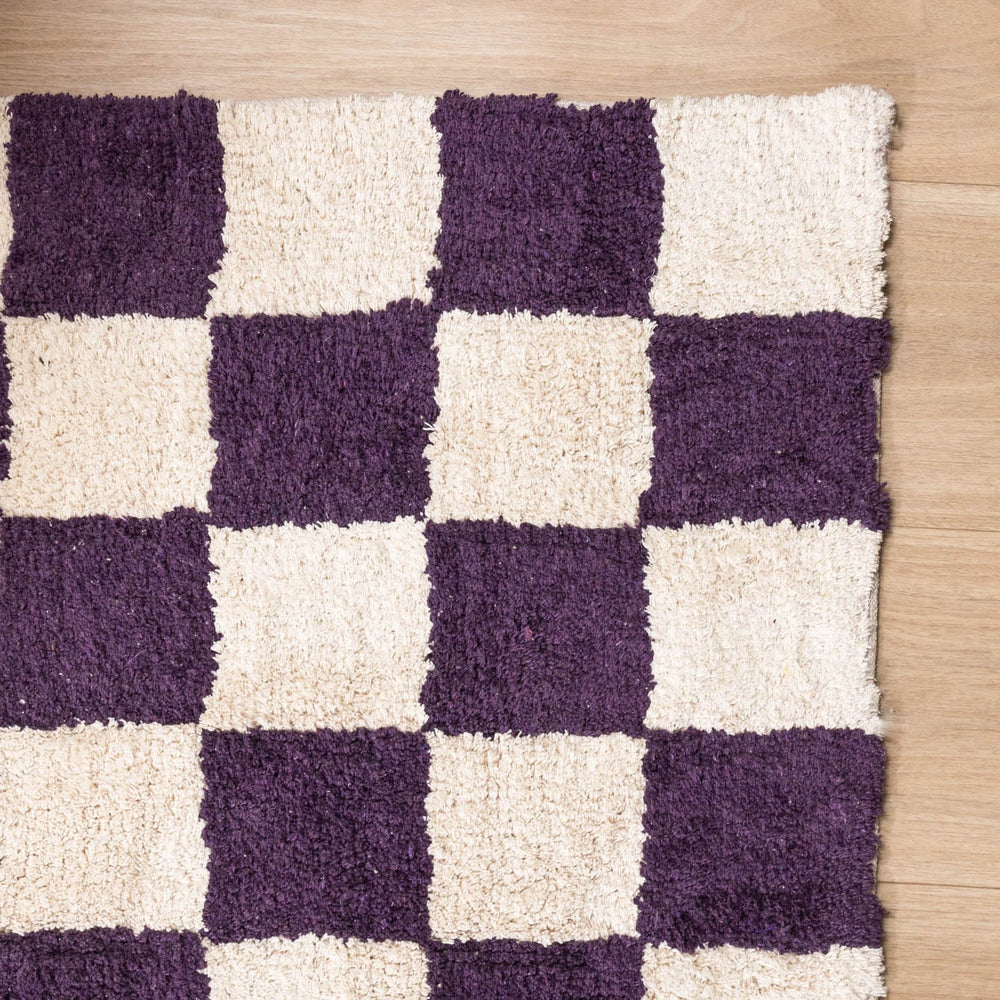 Retro Rug - Gambit Purple/White