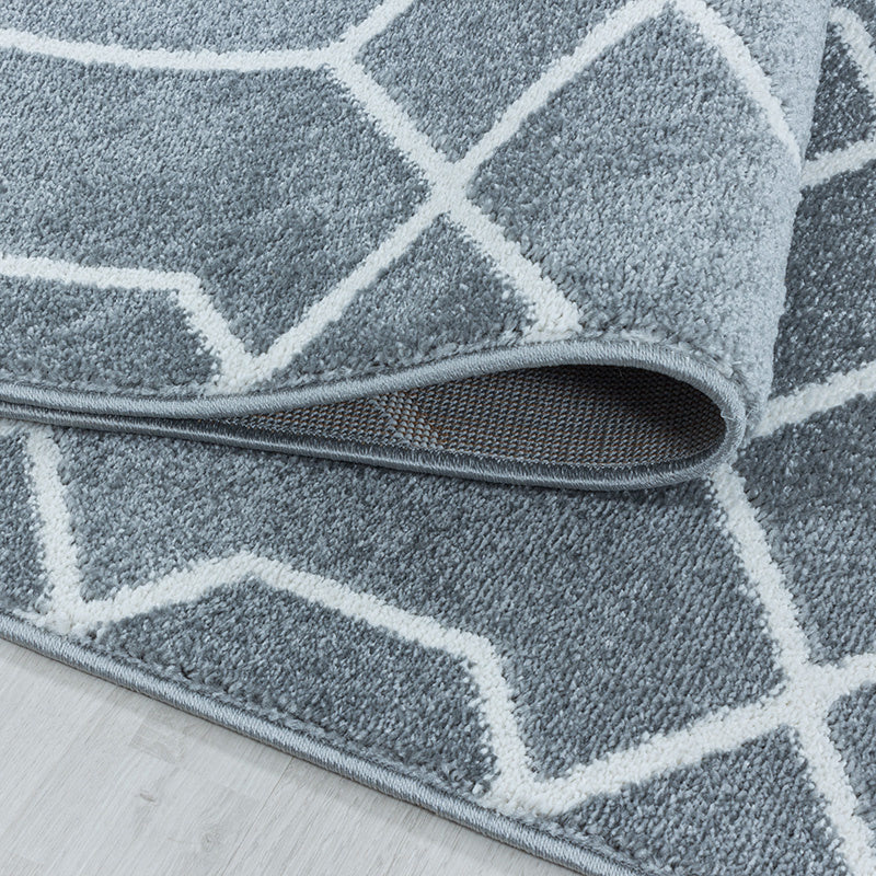 Retro floor rug - Stencil Pattern Grey/White