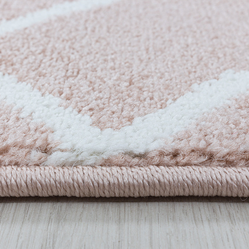 Retro floor rug - Stencil Pattern Pink/White