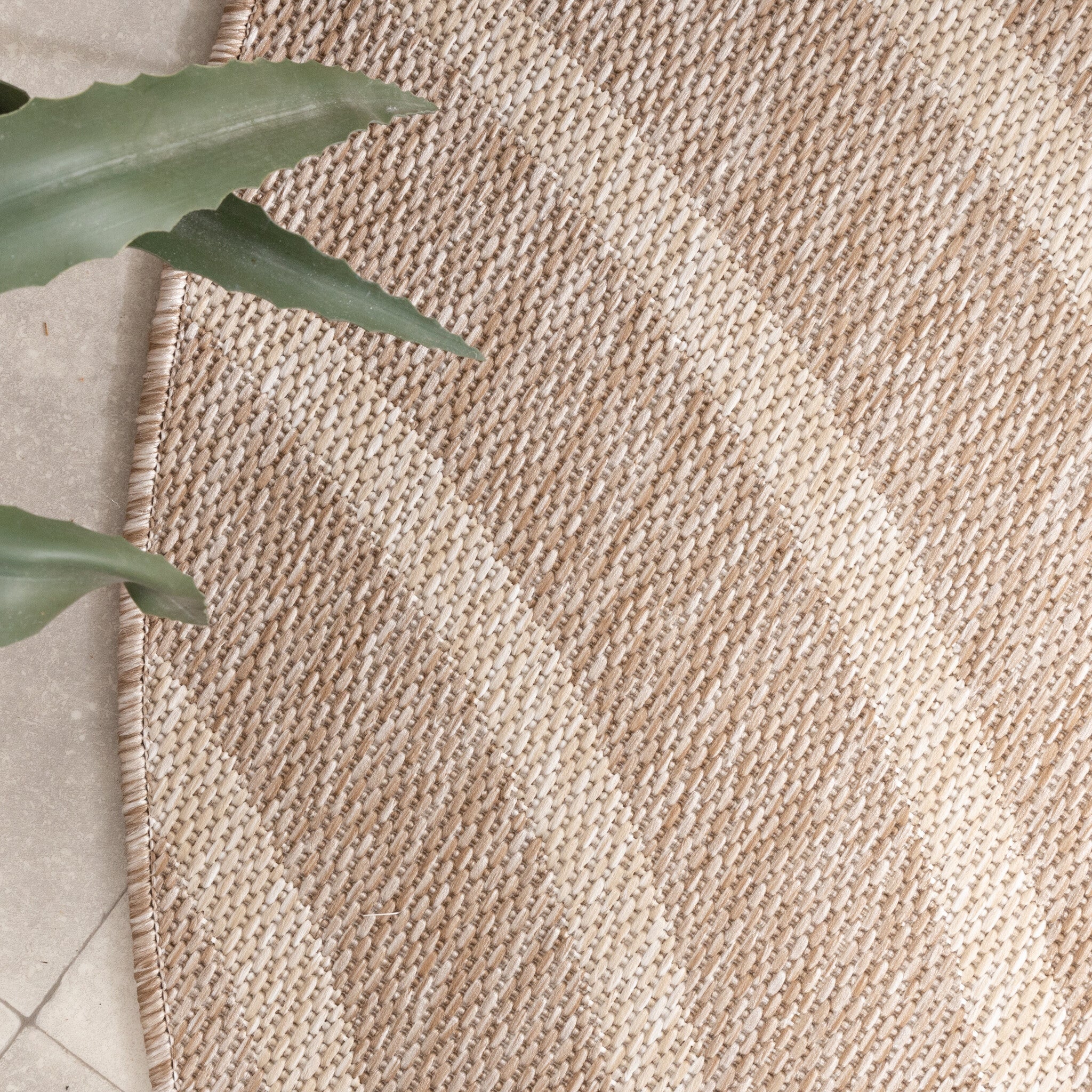 Round Indoor & Outdoor Rug - Sierra Curves Beige/Cream