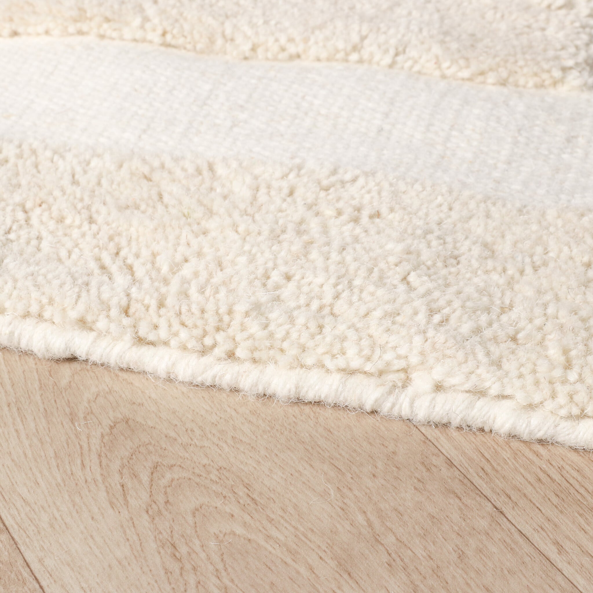 Wool Rug – Judith Border Cream