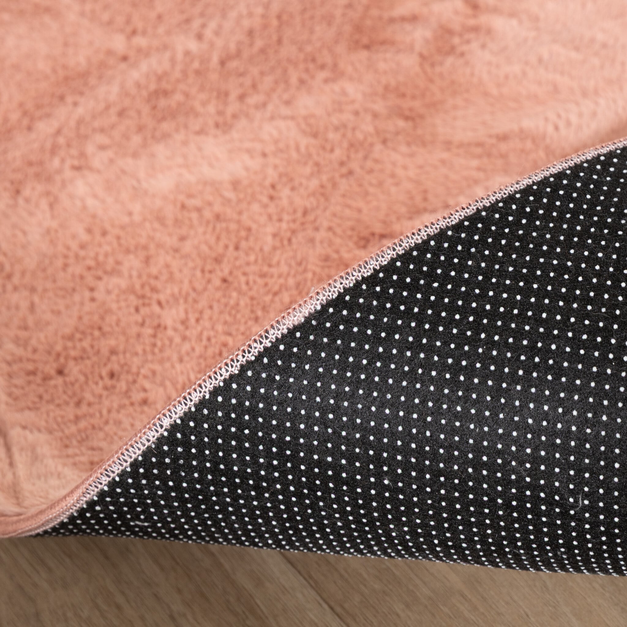 Soft Low-Pile Rug – Cozy Pink