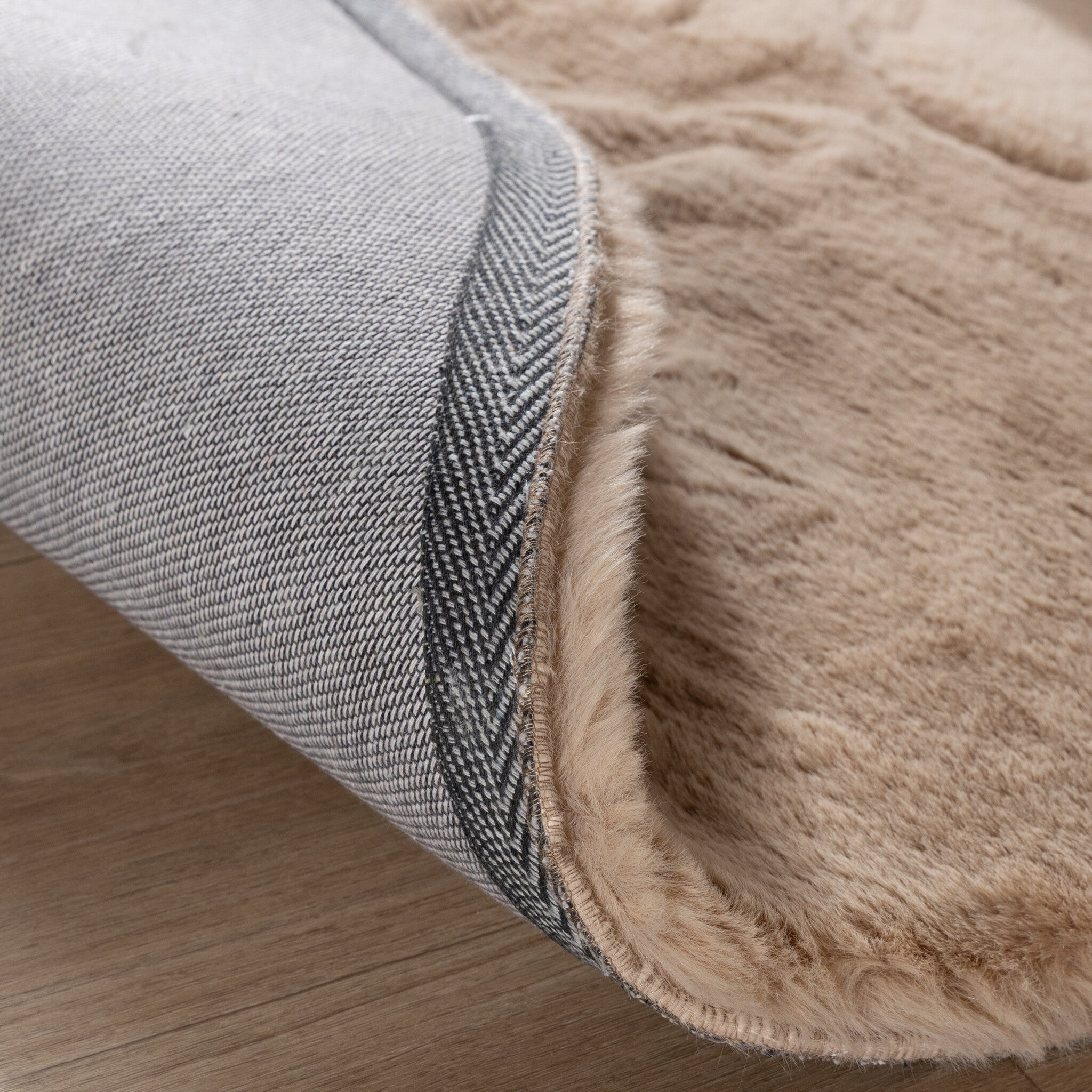 Round High-Pile Rug – Comfy Supreme Beige