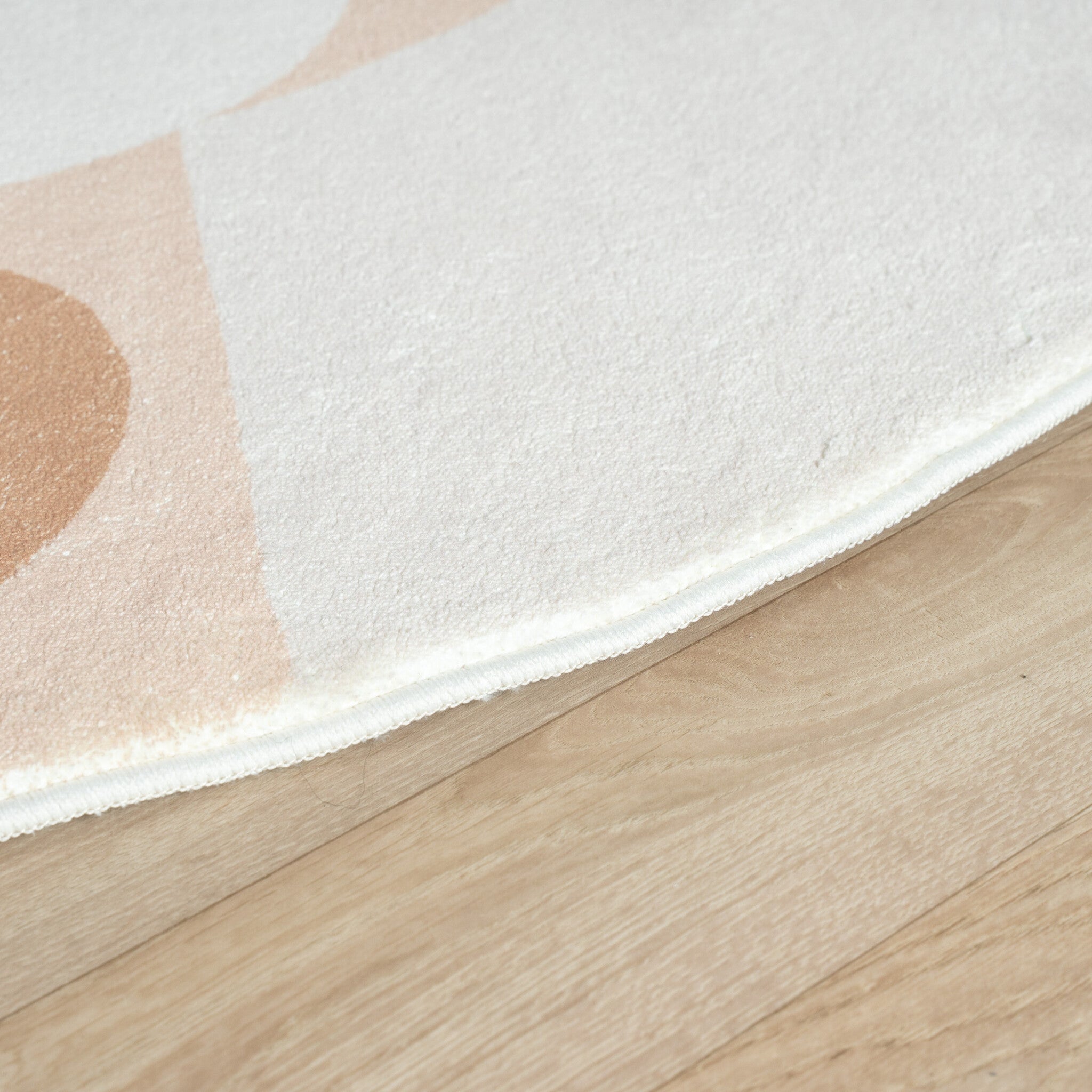 Round Washable Children’s Play Rug – Sammy Giraffe Beige