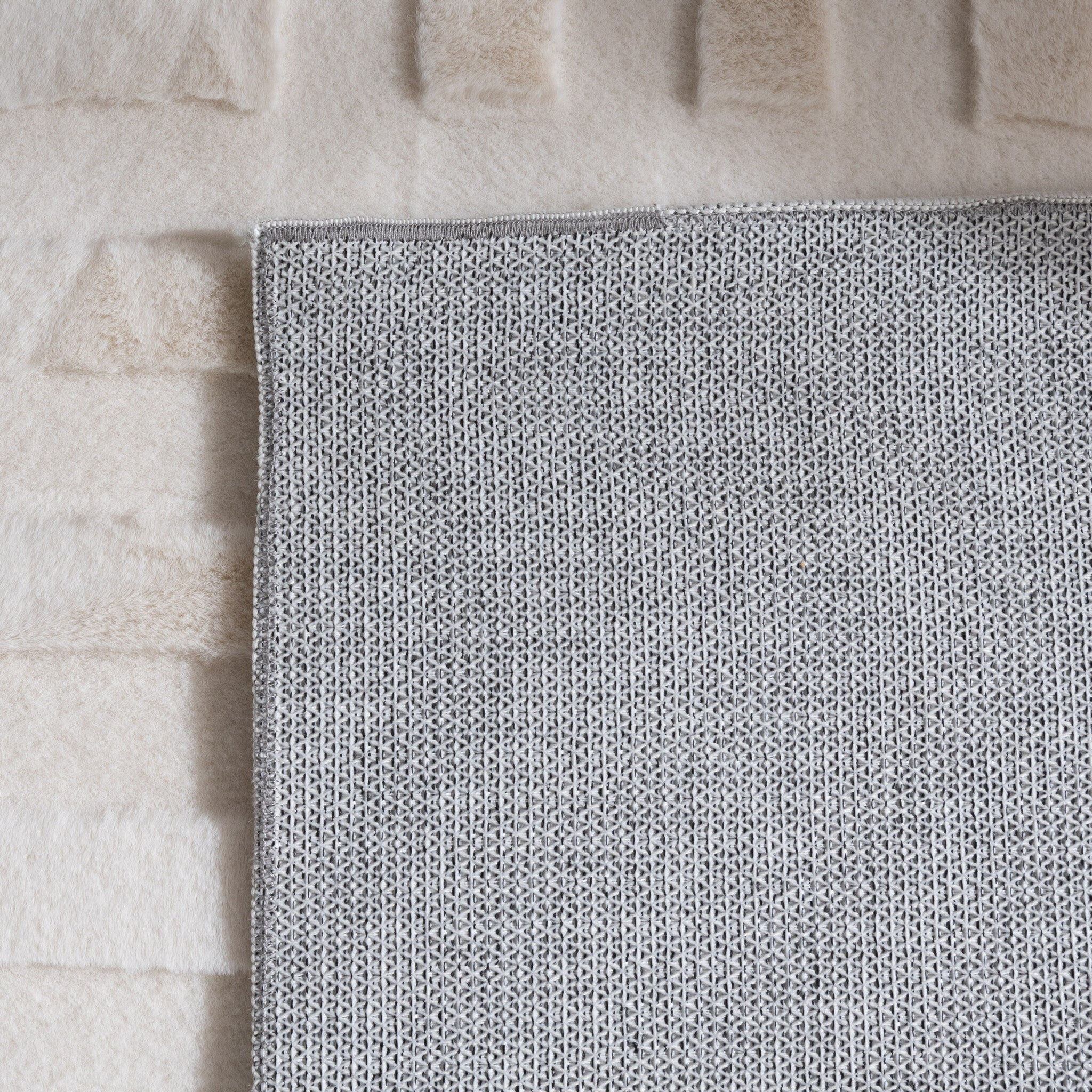 Irregular Rug - Flowy Lines Cream