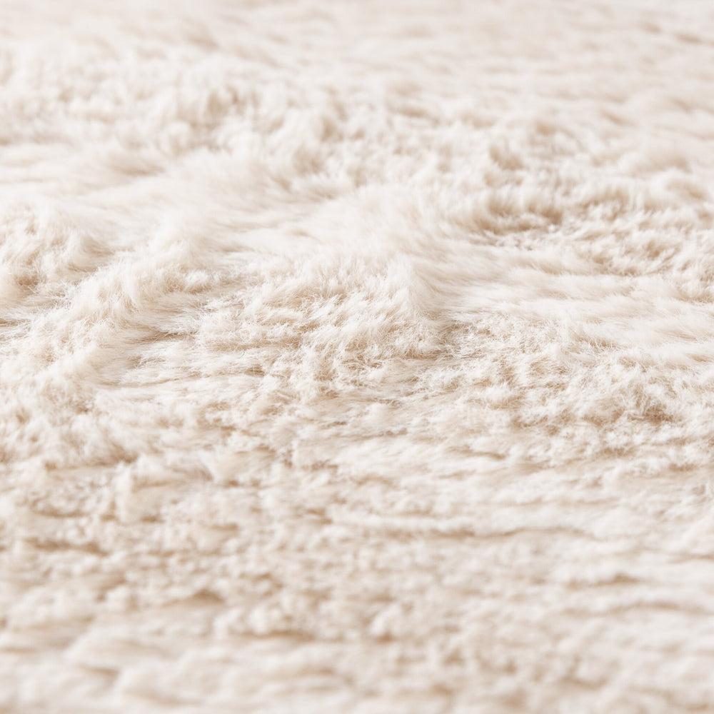 Soft Low-Pile Rug – Cozy Ripple Cream