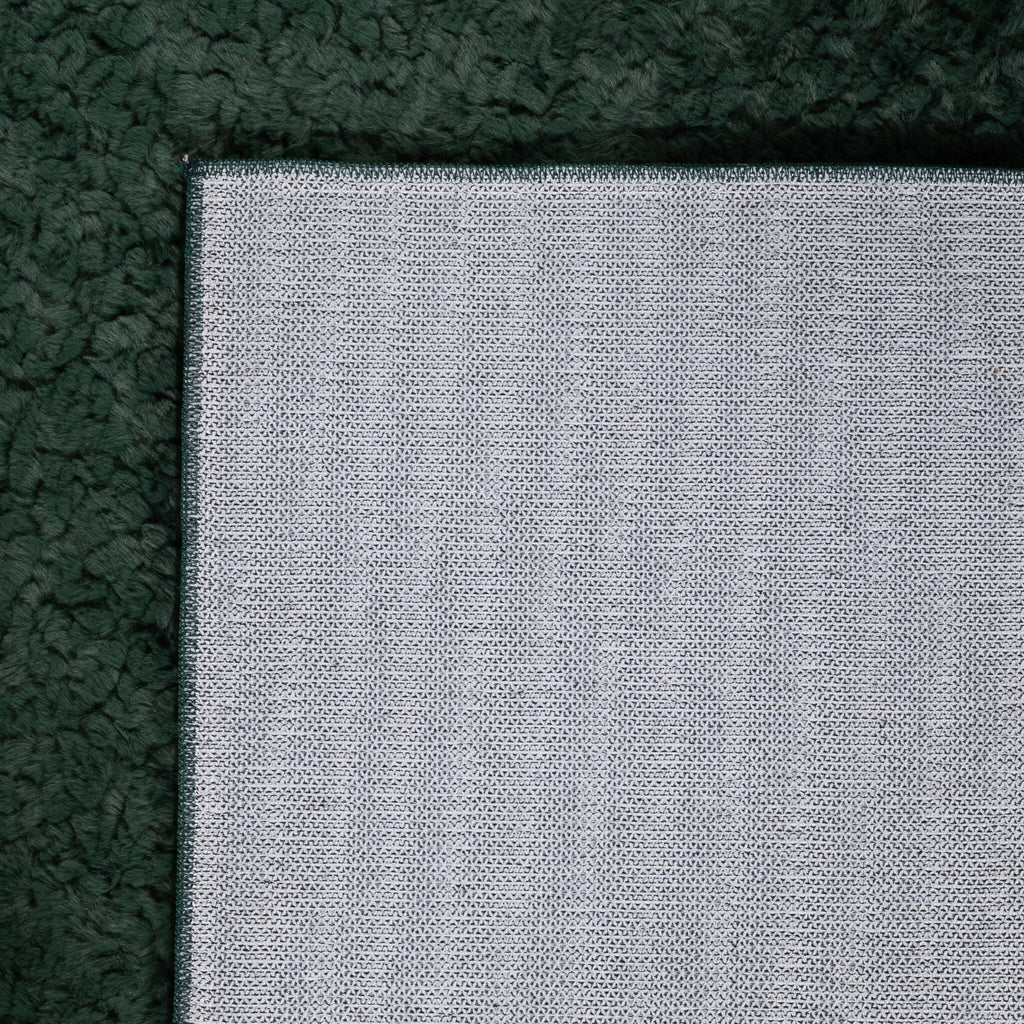 Fluffy Rug – Bobby Green