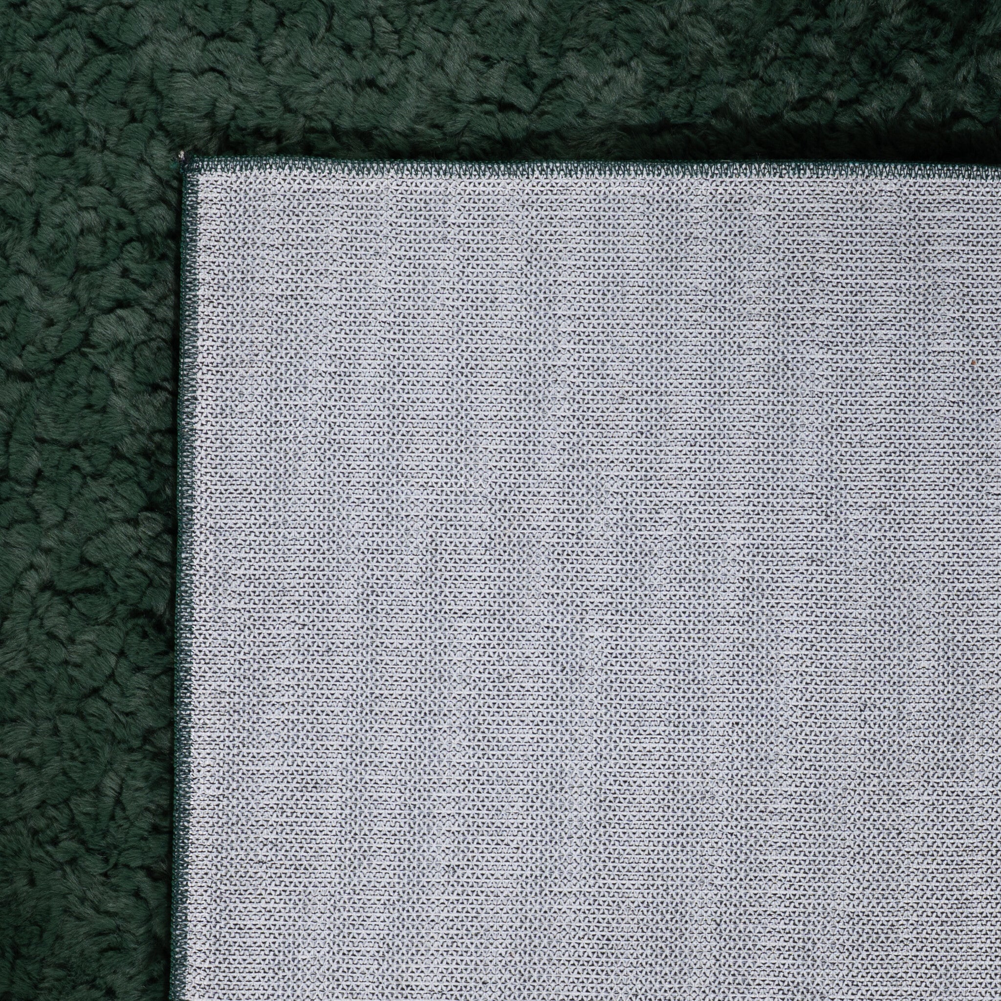 Fluffy Rug – Bobby Green