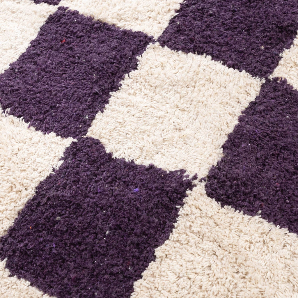Retro Rug - Gambit Purple/White