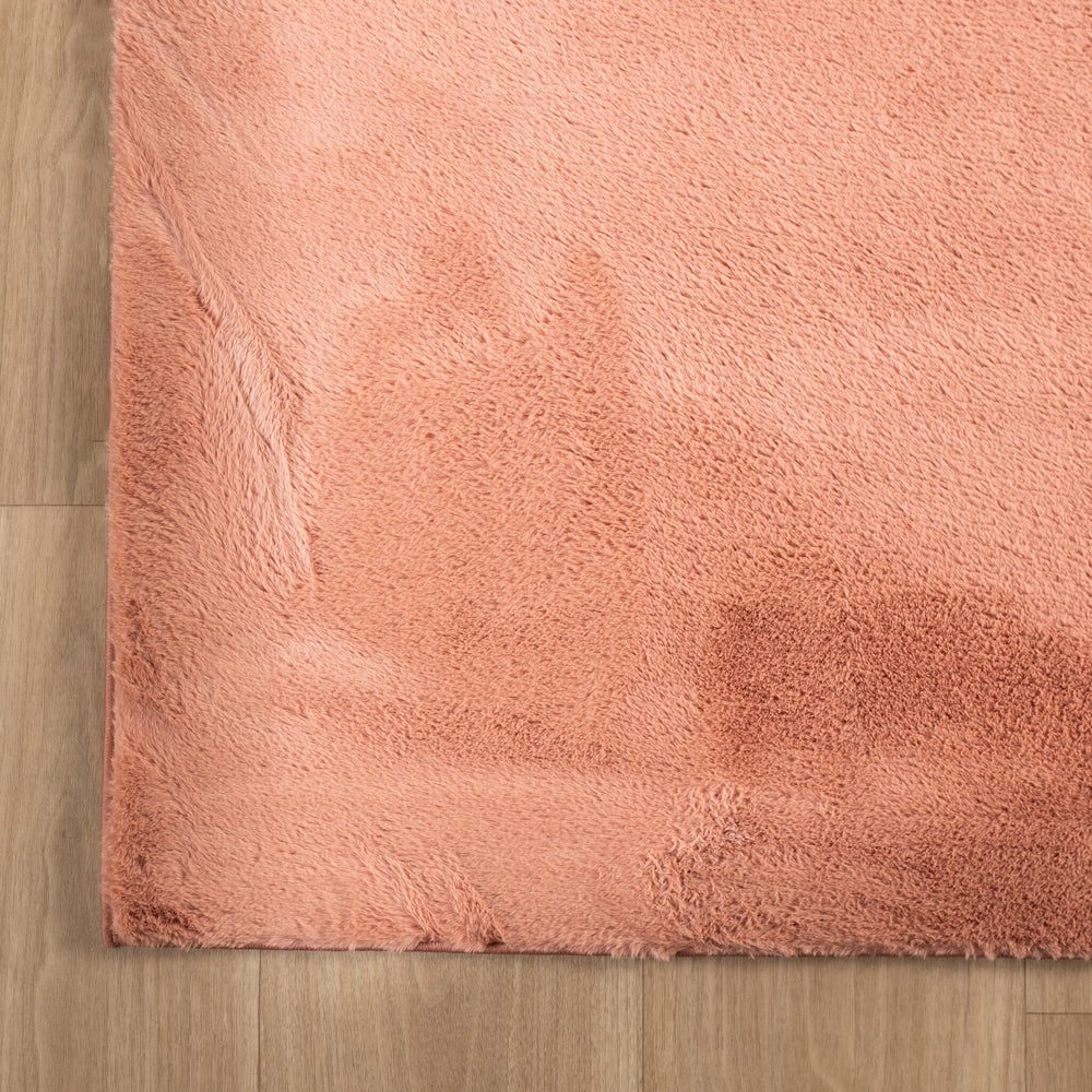 Soft Low-Pile Rug – Cozy Pink
