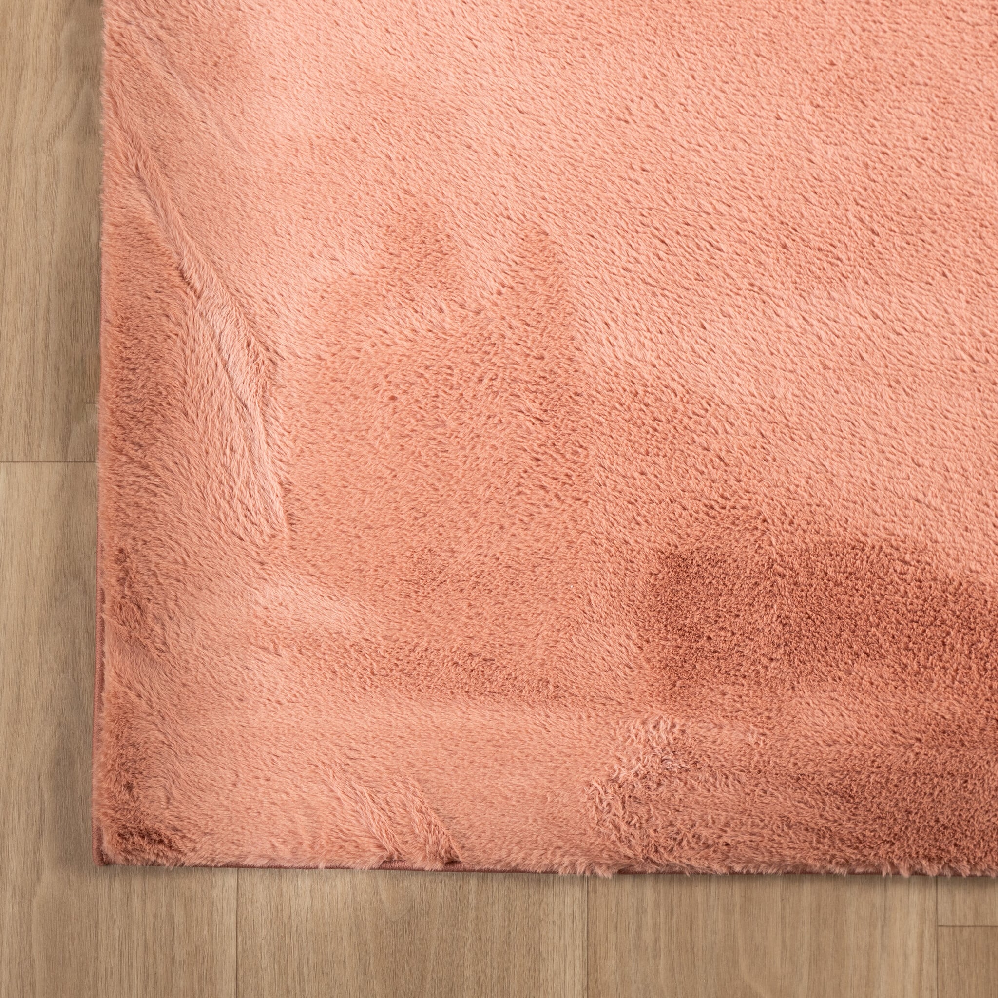 Soft Low-Pile Rug – Cozy Pink