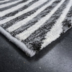 Modern floor rug - Alvie Black 7696