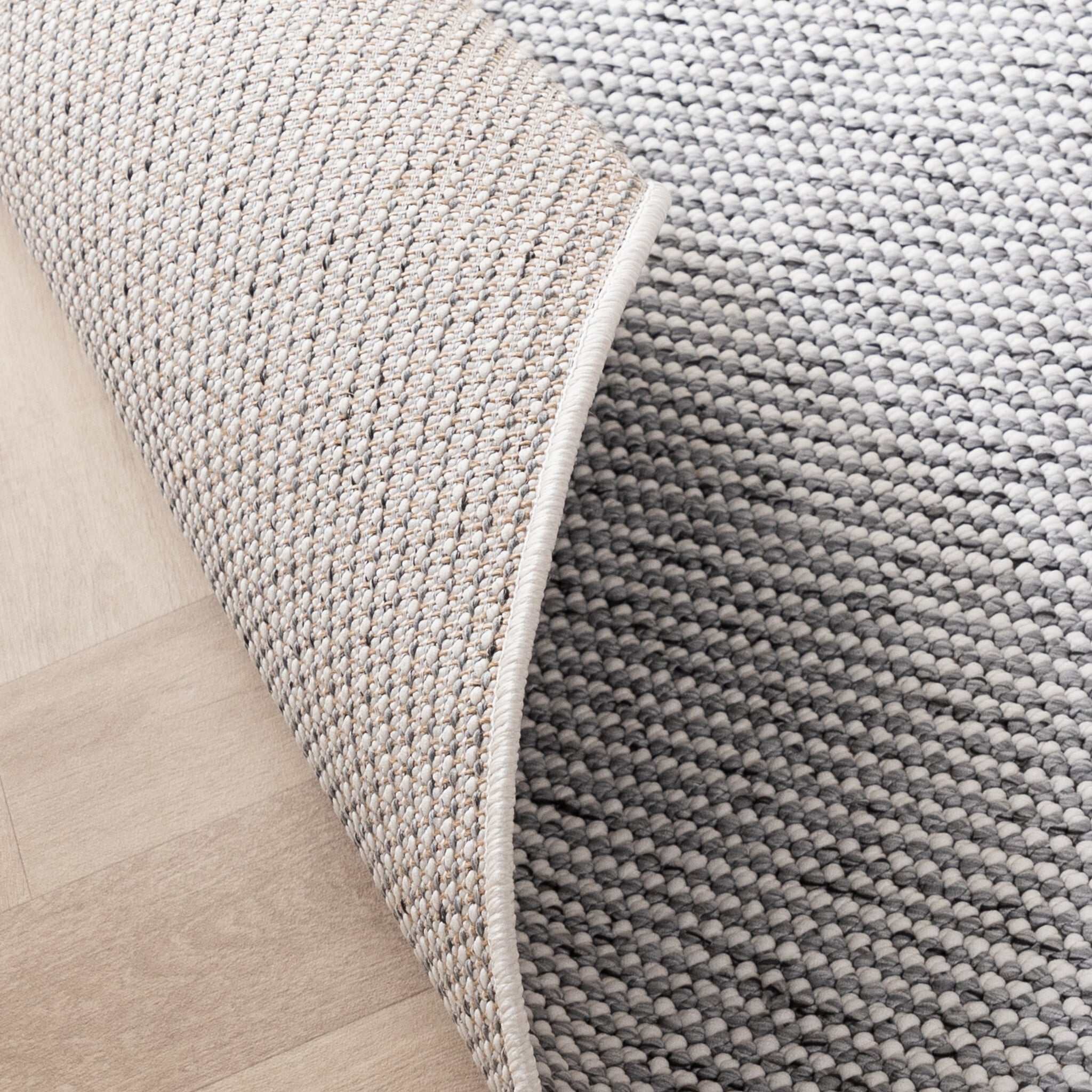 Sustainable Low-Pile Rug - Lykke Light Grey